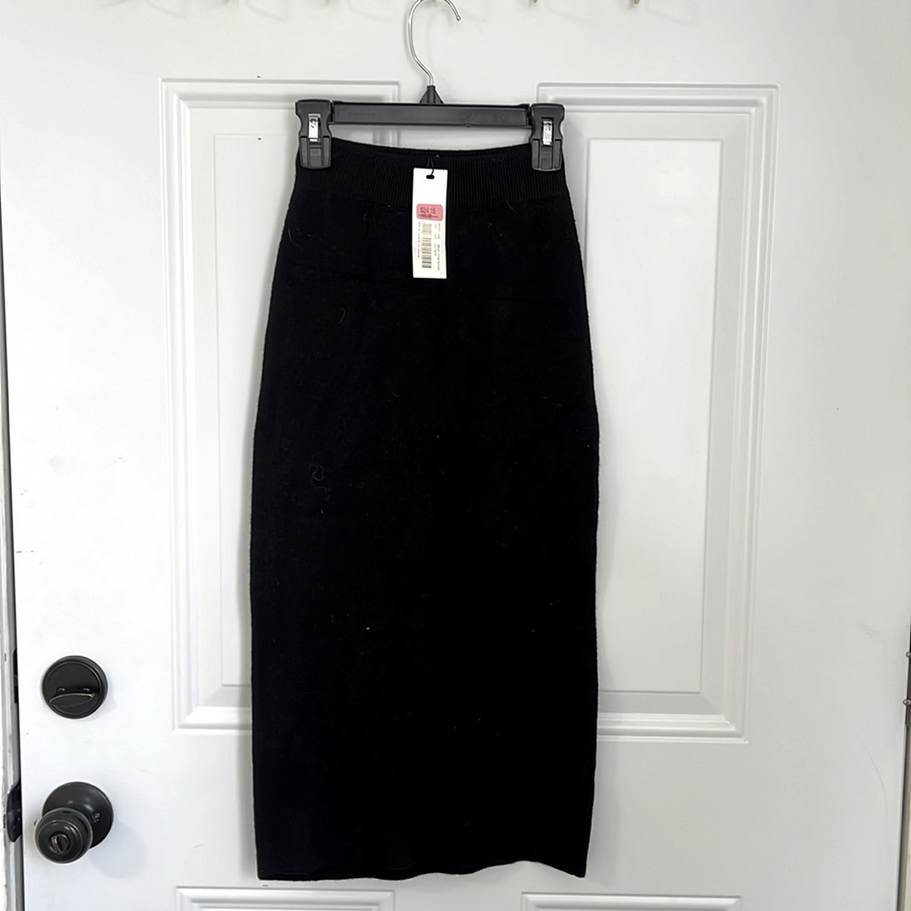 NWT BB DAKOTA black knit pencil skirt